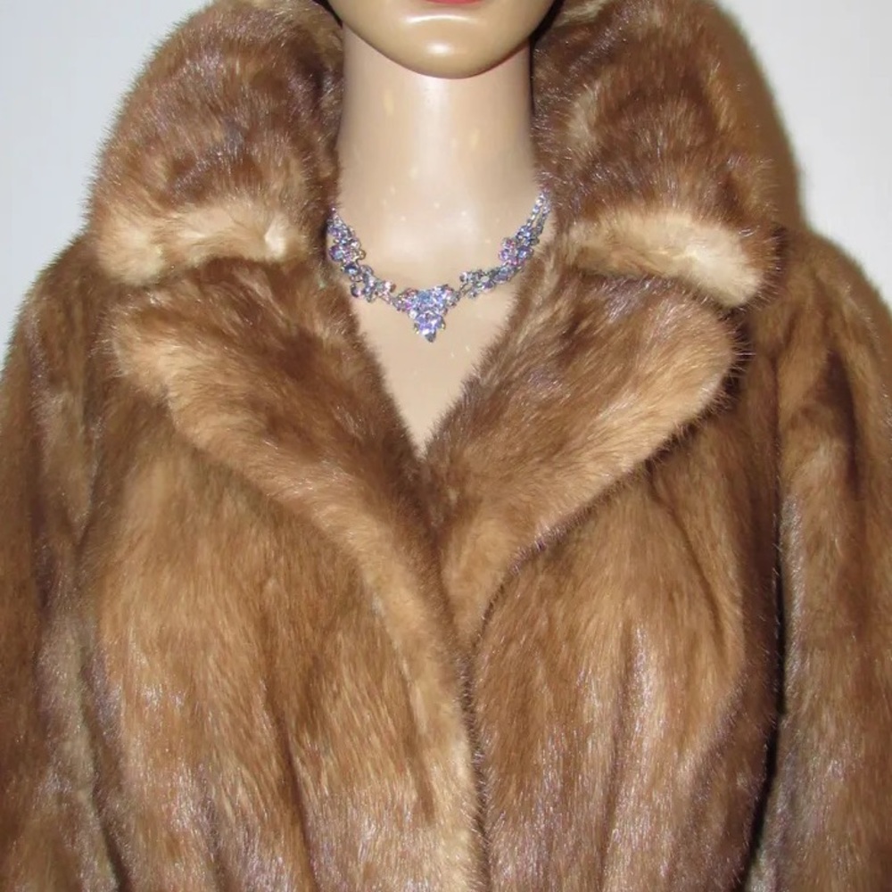 Vintage real light brown mink fur coat. Size medium /very nice. - Picture 3 of 4